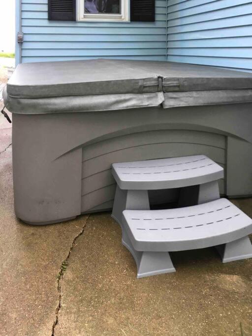 Caddy Corner Has A Hot Tub Just Outside Of Town Villa French Lick Exterior foto