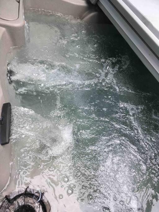 Caddy Corner Has A Hot Tub Just Outside Of Town Villa French Lick Exterior foto
