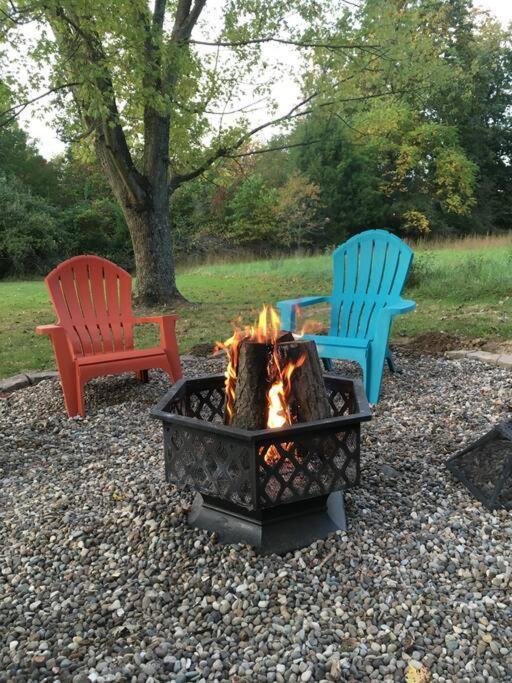Caddy Corner Has A Hot Tub Just Outside Of Town Villa French Lick Exterior foto