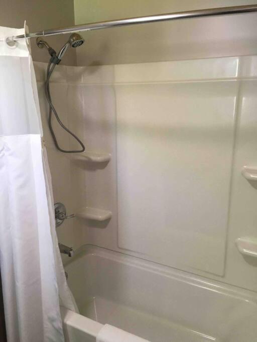 Caddy Corner Has A Hot Tub Just Outside Of Town Villa French Lick Exterior foto