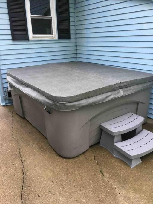Caddy Corner Has A Hot Tub Just Outside Of Town Villa French Lick Exterior foto
