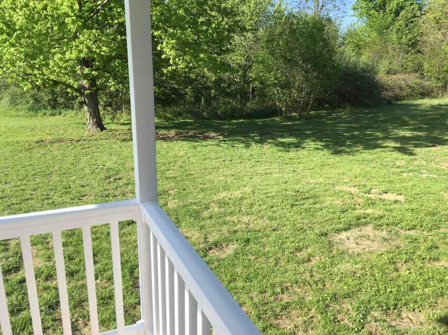 Caddy Corner Has A Hot Tub Just Outside Of Town Villa French Lick Exterior foto
